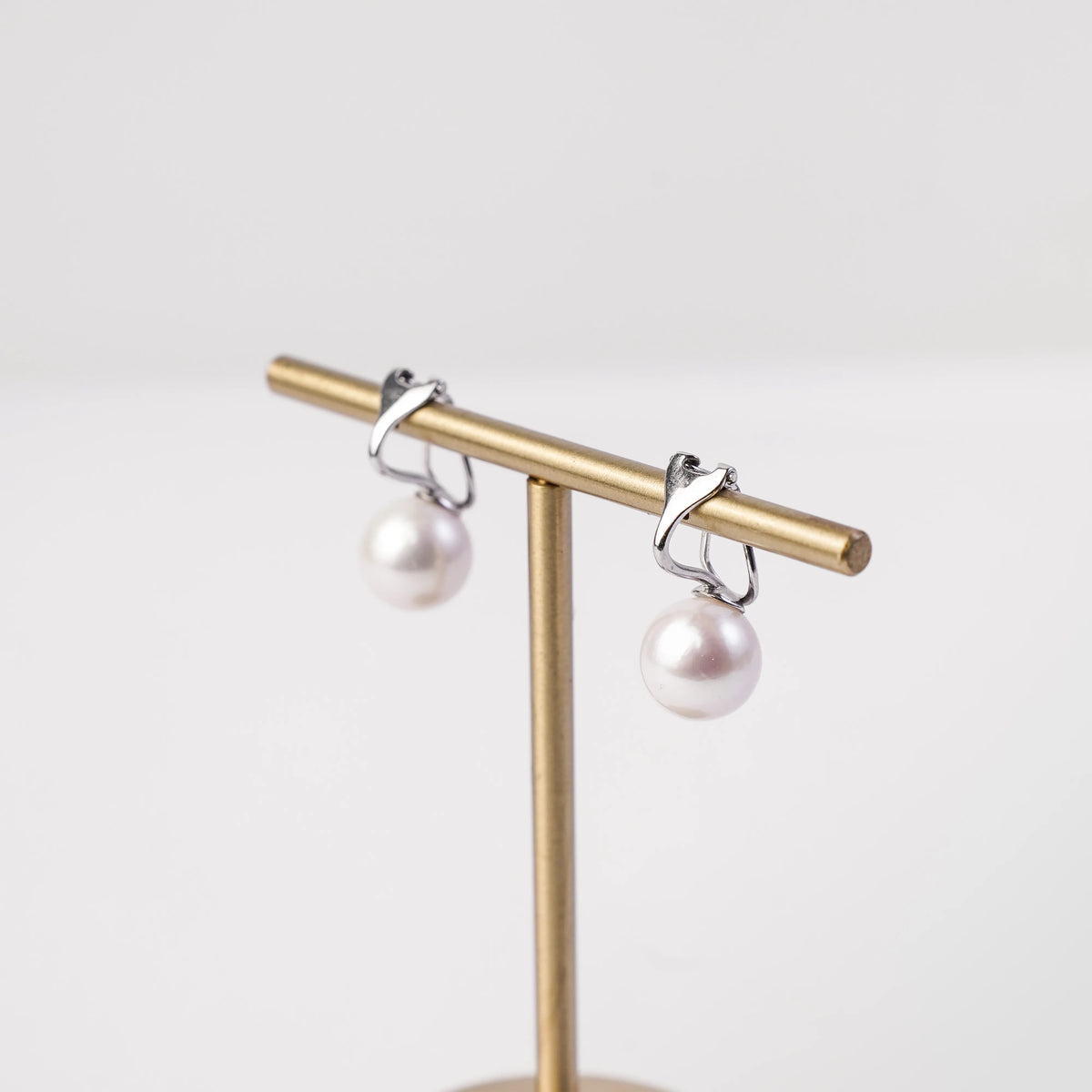 OSM Round Silvery White Earrings 10–11mm – S925 Silver