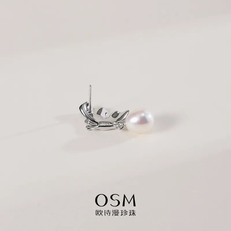 OSM Oval Silvery White Earrings 7–8mm – S925 Silver